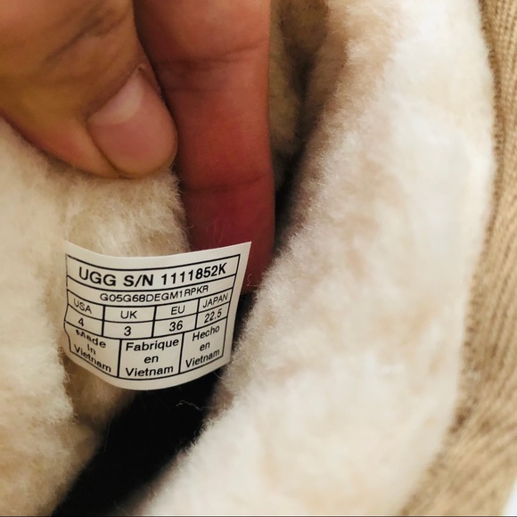 UGG Kid's Classic Short II Glitter Boots - Picture 5 of 5